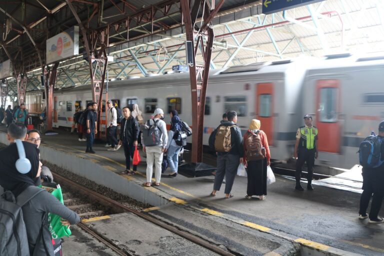 KAI-22-Juta-Pelanggan-5