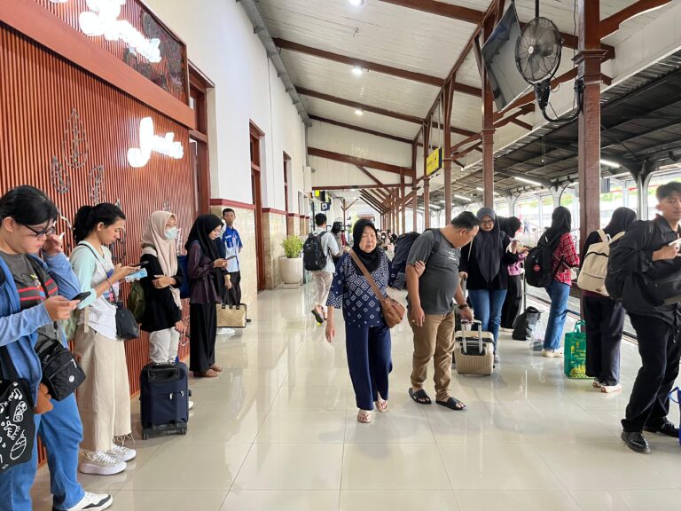 KAI-26-Perjalanan-Kereta-2-10